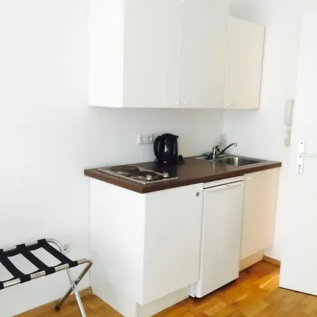 Vienna Inn Apartments Wenen