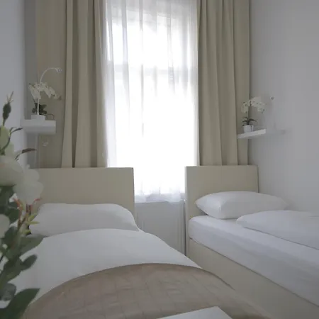Ch-hotel Luka Budget 게스트하우스 2*