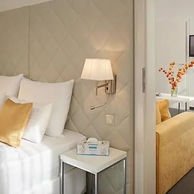 Fortyplusone - Newly Renovated!