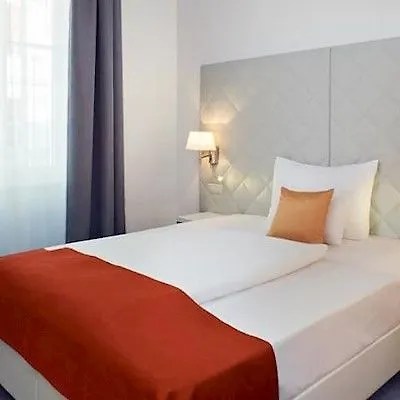 Fortyplusone - Newly Renovated! Ξενοδοχείο 4*