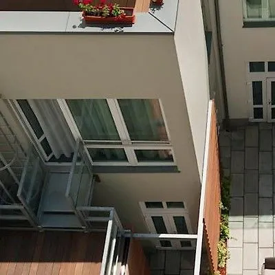 Ξενοδοχείο Fortyplusone - Newly Renovated! Βιέννη