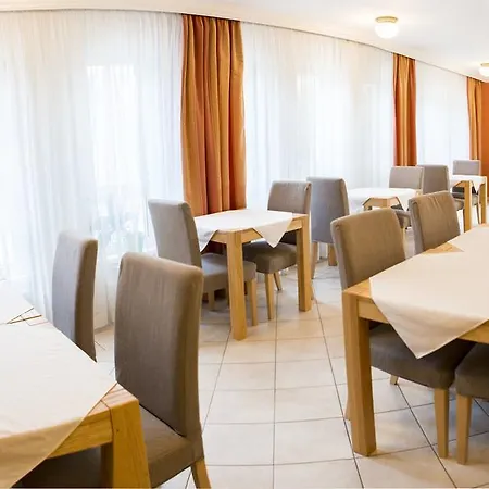Aparthotel Residenz Donaucity 3*