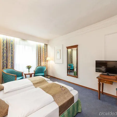 Hotel Novum Cristall Messe 3*