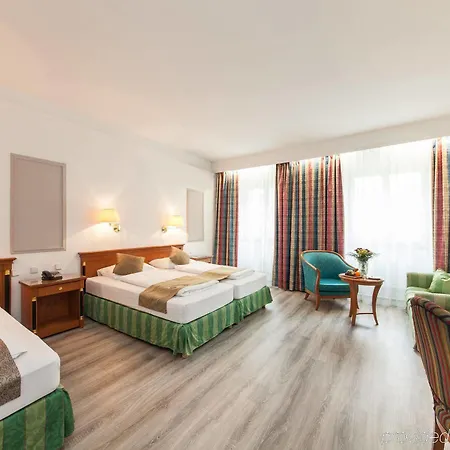 Novum Cristall Messe Hotel 3*