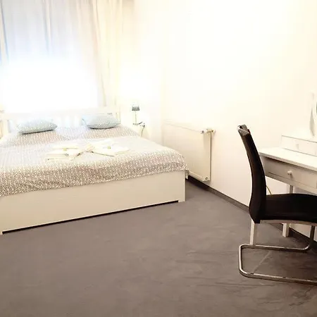Apartment Wohnen Im Herzen Von At The Waterfront Vienna