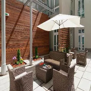 Fortyplusone - Newly Renovated! 4*