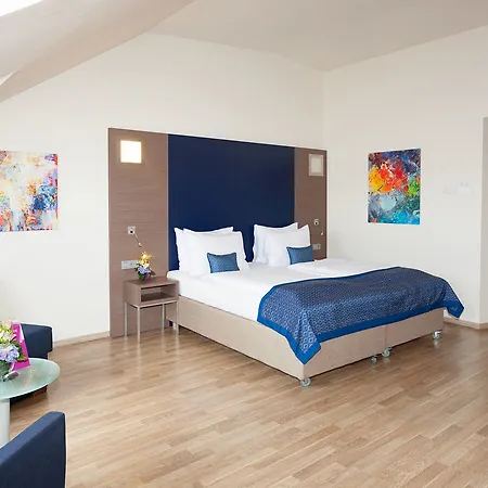 Hotel Orangerie 4*