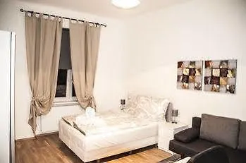 Urban Flats Danube 3* Vienna