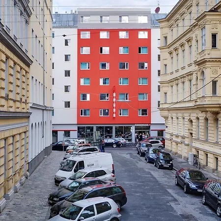 Meininger Downtown Franz 3*