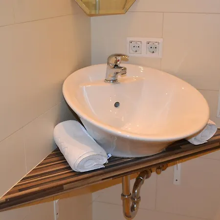Goldfisch Apartment *