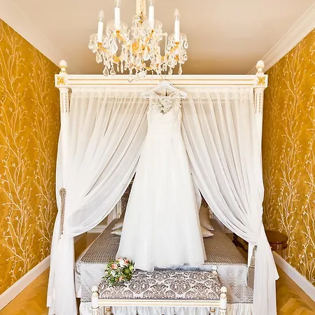 Schloss Schoenbrunn Grand Suite Apartment Vienna