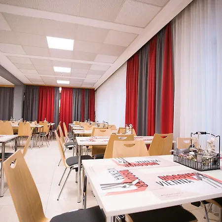 Mynext - Westbahnhof One Hostel