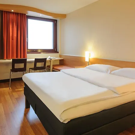 Ibis Mariahilf Hotel 3*