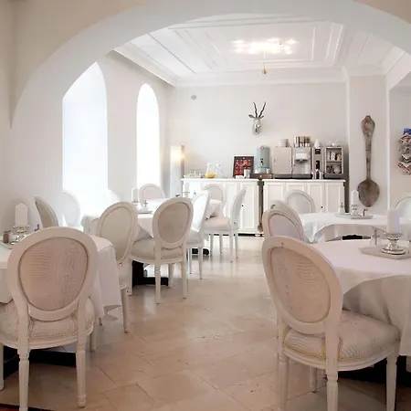 Arthotel Ana Adlon Szálloda Bécs