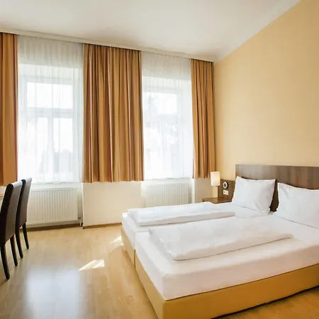 Hahn Hotel 3*