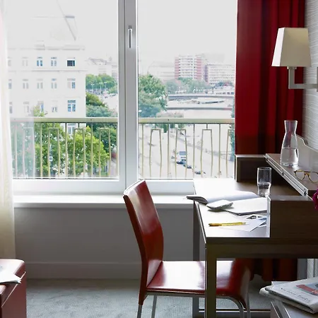 Aparthotel Adagio City