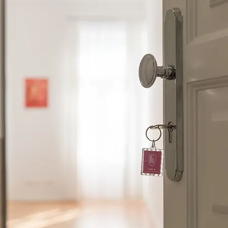 Edelweiss City State Opera Apartment *