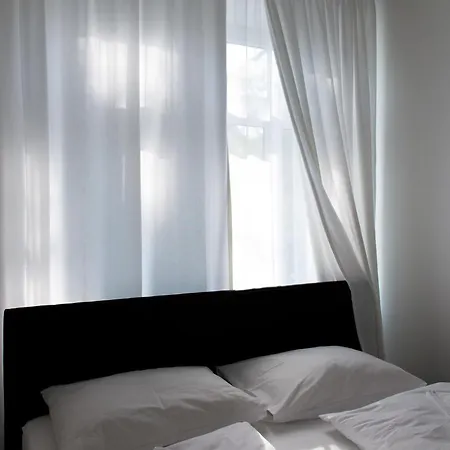 Edelweiss City State Opera Apartment Vienna