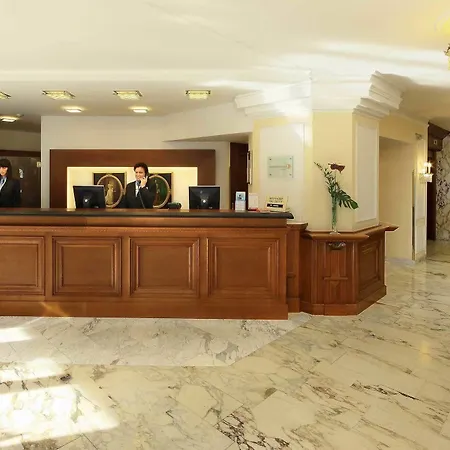 Hotel De France 5*
