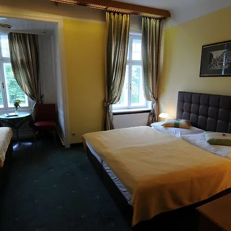 Bergwirt Schönbrunn Hotel 3*