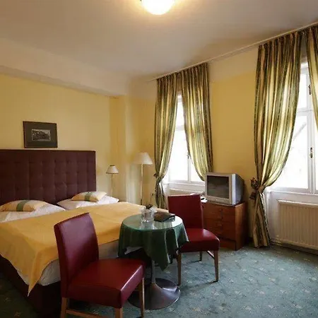 Hotel Bergwirt Schönbrunn 3*