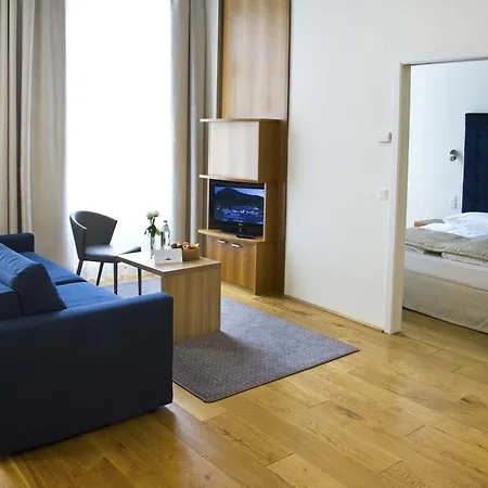 Aparthotel Hilight 4*