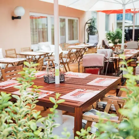 Hostel Mynext - Westbahnhof One *