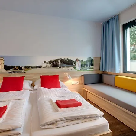 Meininger Downtown Franz 3*