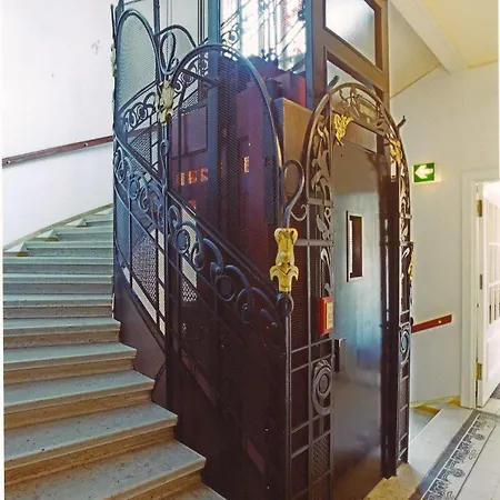 Apartahotel Carlton Opera