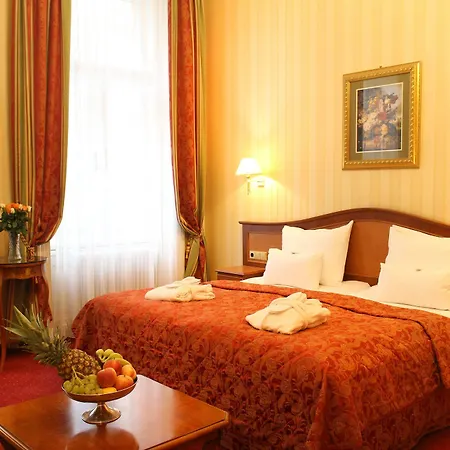 Opera Hotel 4*
