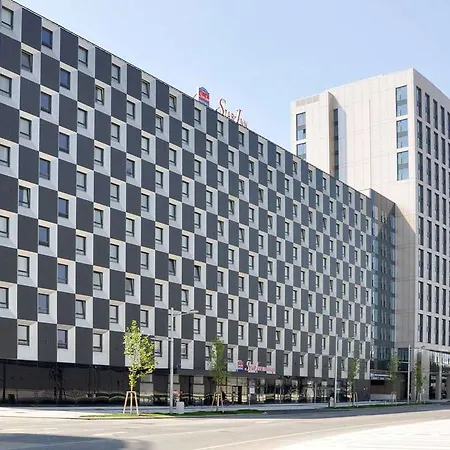 Leonardo Hauptbahnhof 4* Wenen