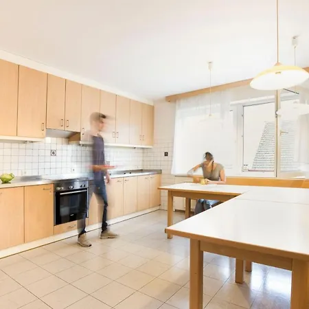 Mynext - Westbahnhof One Hostel *
