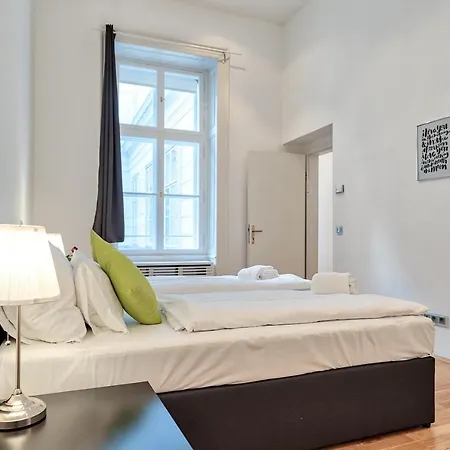 Apartment - Schwarzenbergplatz