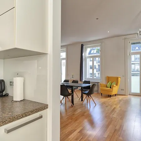 Apartment - Schwarzenbergplatz *