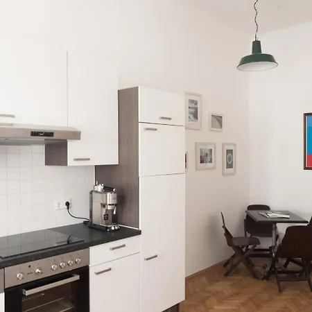 Hotel Am Brillantengrund 3*