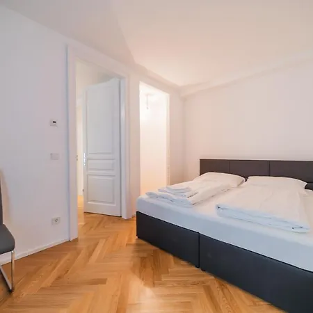 Apartment Edelweiss City State Opera