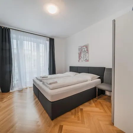 Edelweiss City State Opera Apartment Vienna