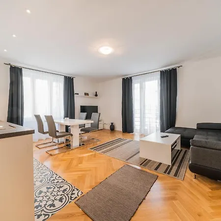 Edelweiss City State Opera Apartment Vienna