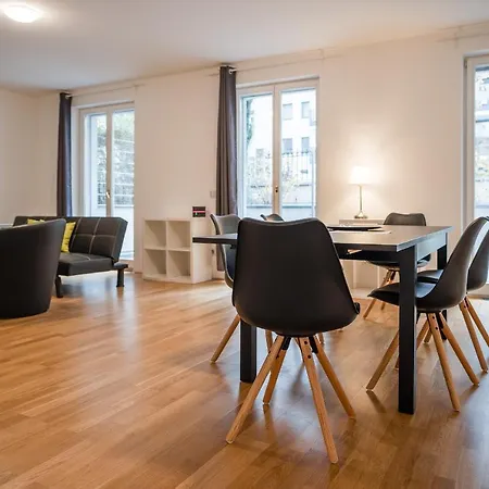 - Schwarzenbergplatz Vienna