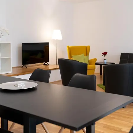 Apartment - Schwarzenbergplatz