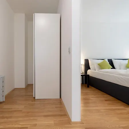 Apartment - Schwarzenbergplatz