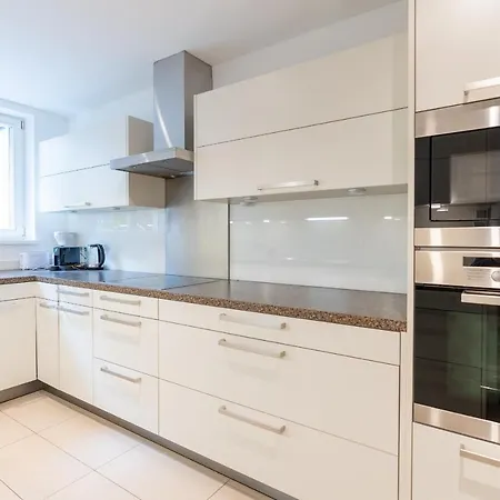 Apartment - Schwarzenbergplatz