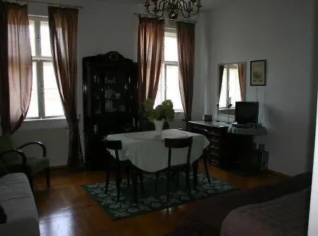 Kumpf Apartment *