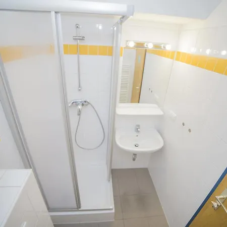 Hostel Mynext - Westbahnhof One *