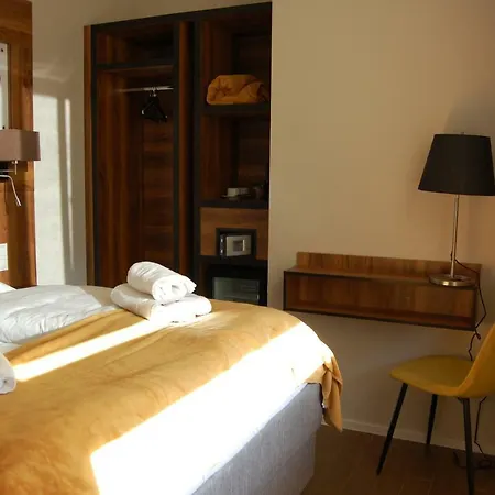 Apollo Hotel