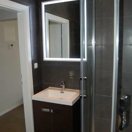 Apollo Hotel 2*