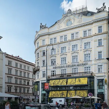Neuer Markt 3*