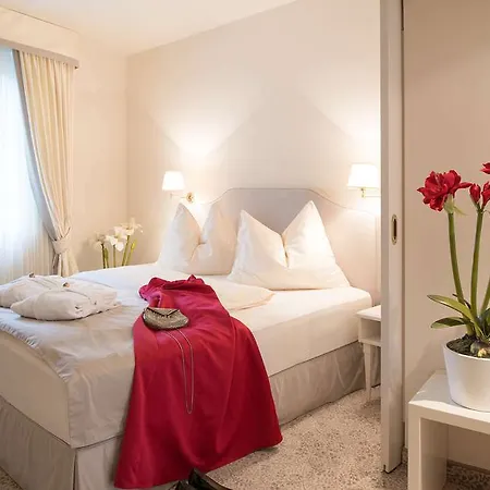 Elaya Center Hotel 4*
