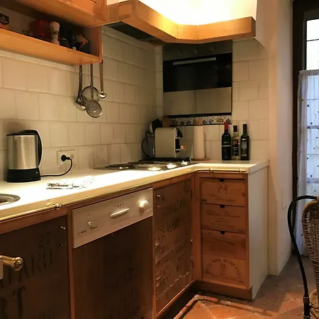 Counts 65 - Slightly Different Apartments *