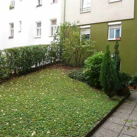 Sunny Vie Apartment *